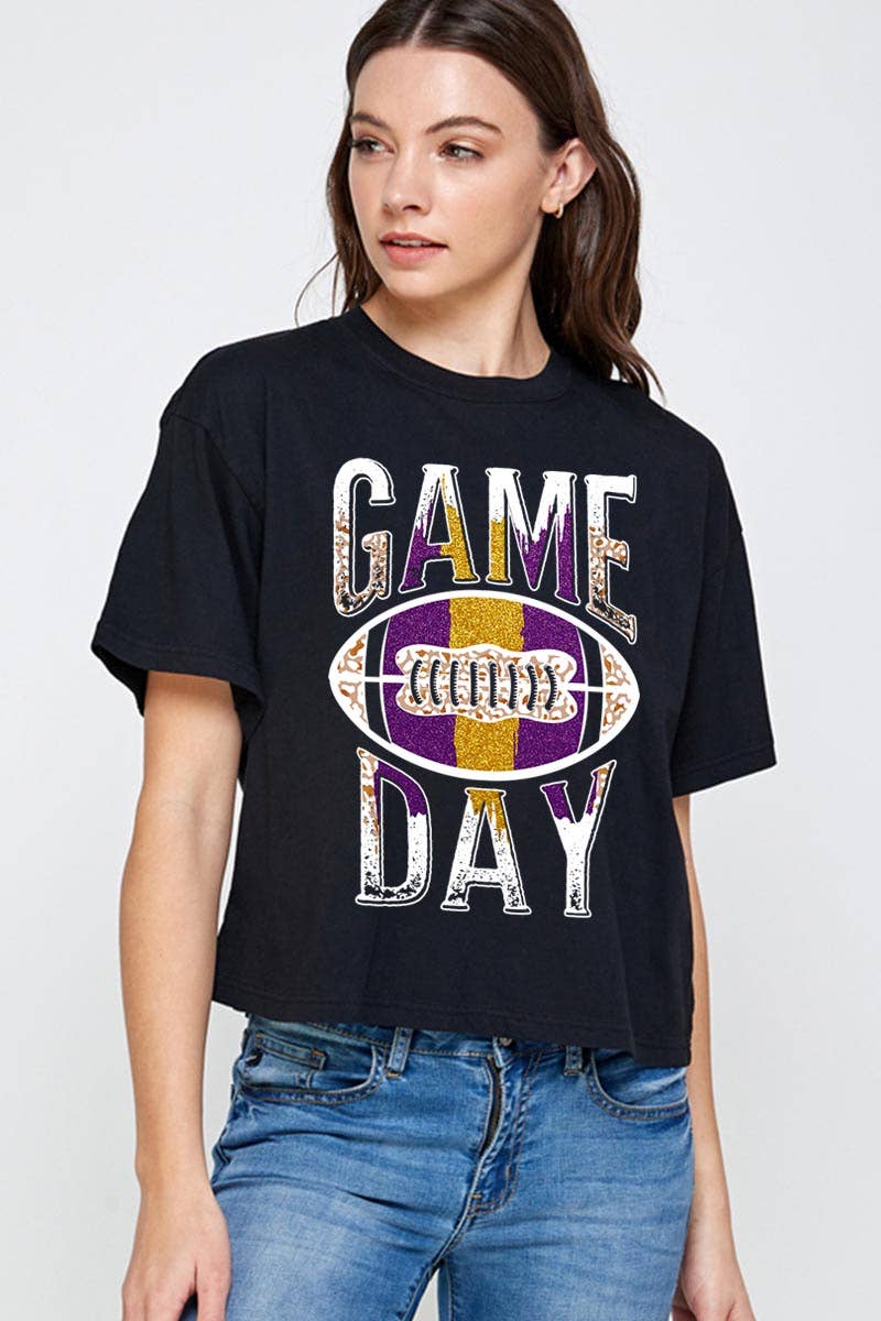 "GAME DAY" FOOTBALL GRAPHIC S/S SHORT LENGTH TOP