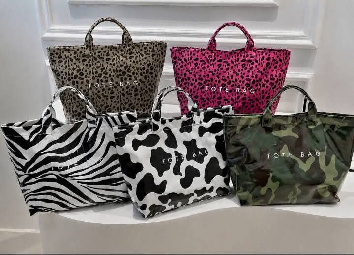 THE TOTE BAG