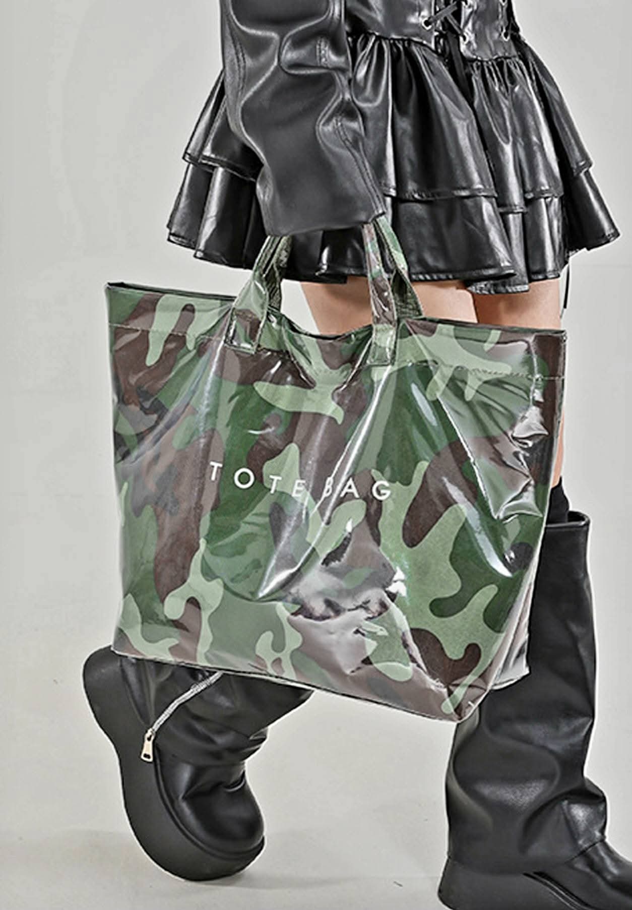 THE TOTE BAG