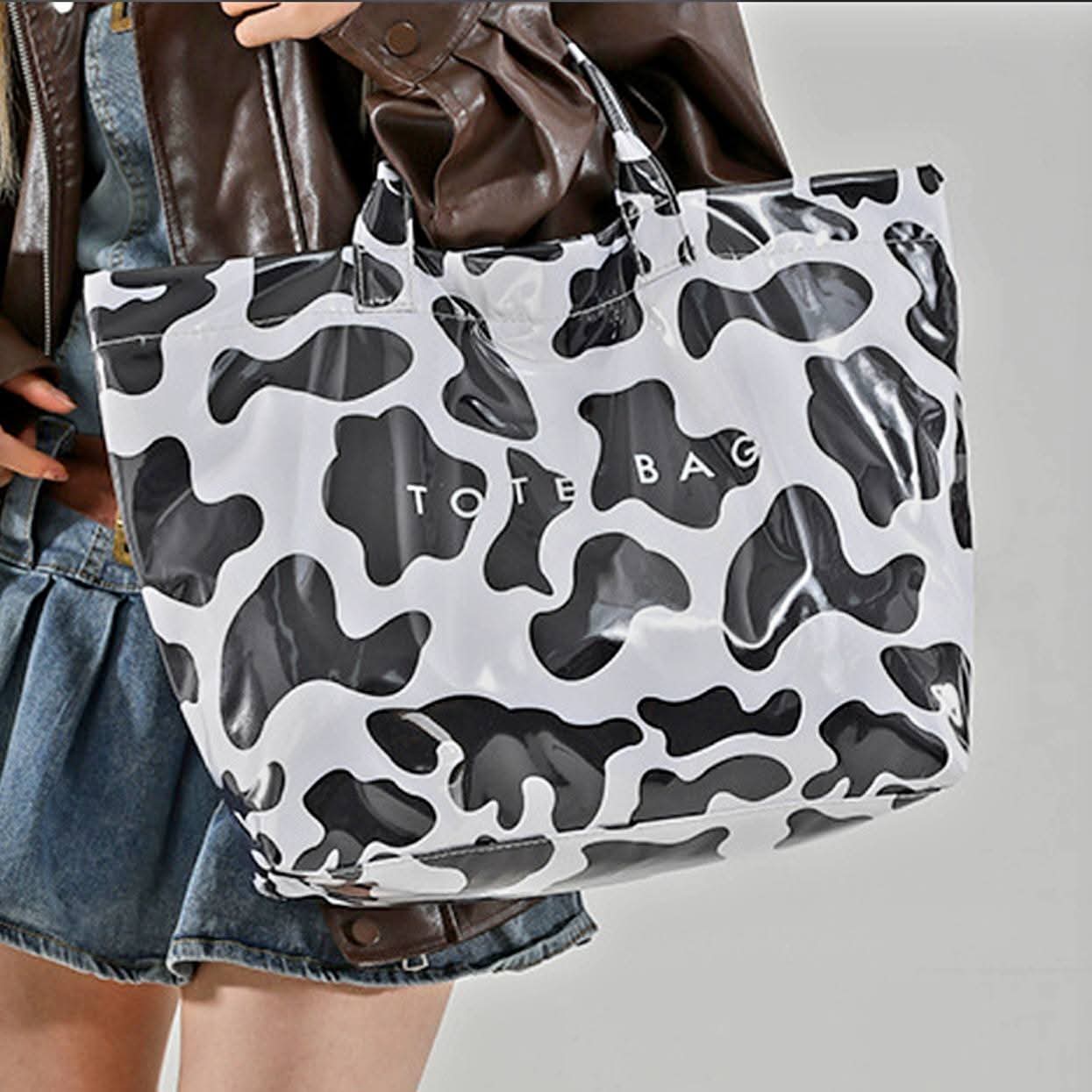 THE TOTE BAG