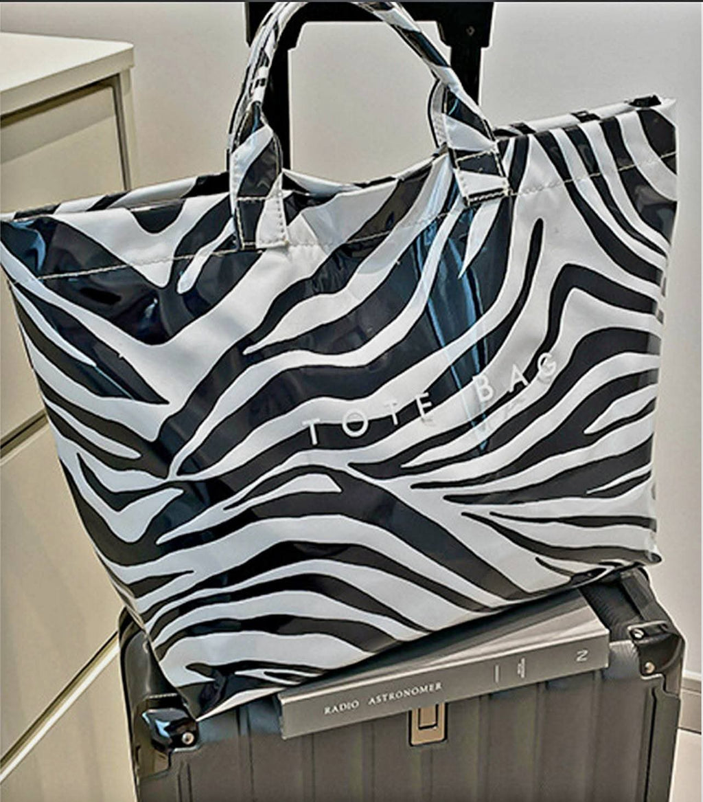 THE TOTE BAG