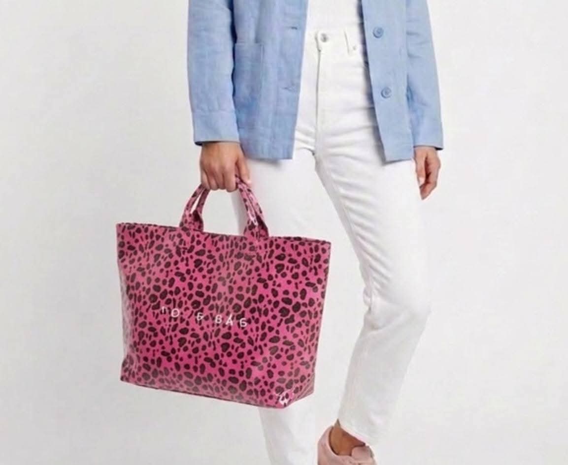 THE TOTE BAG