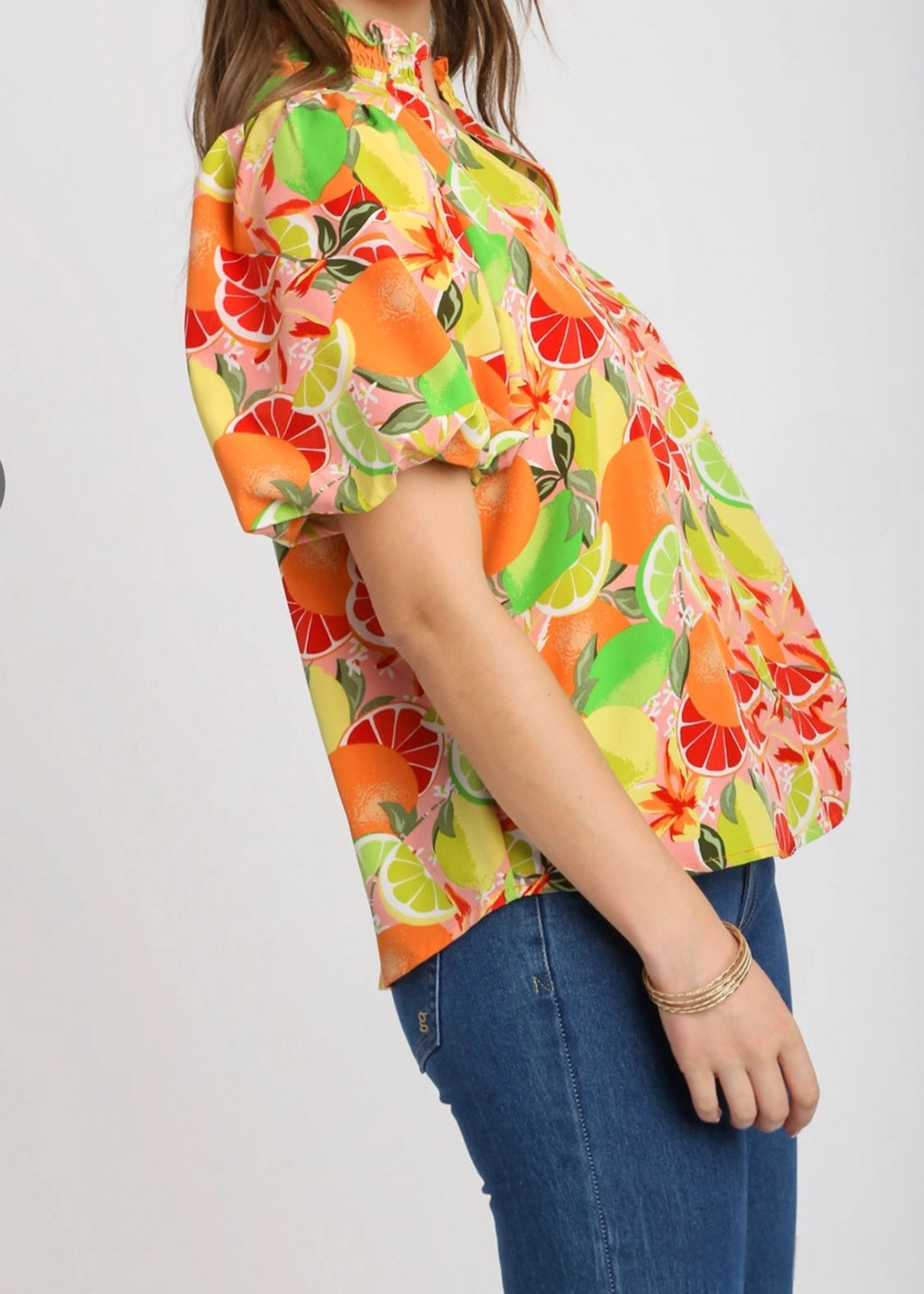 UMGEE SMOCKED V-NOTCHED FRUIT PRINT ELBOW LENGTH PUFF SLEEVE TOP