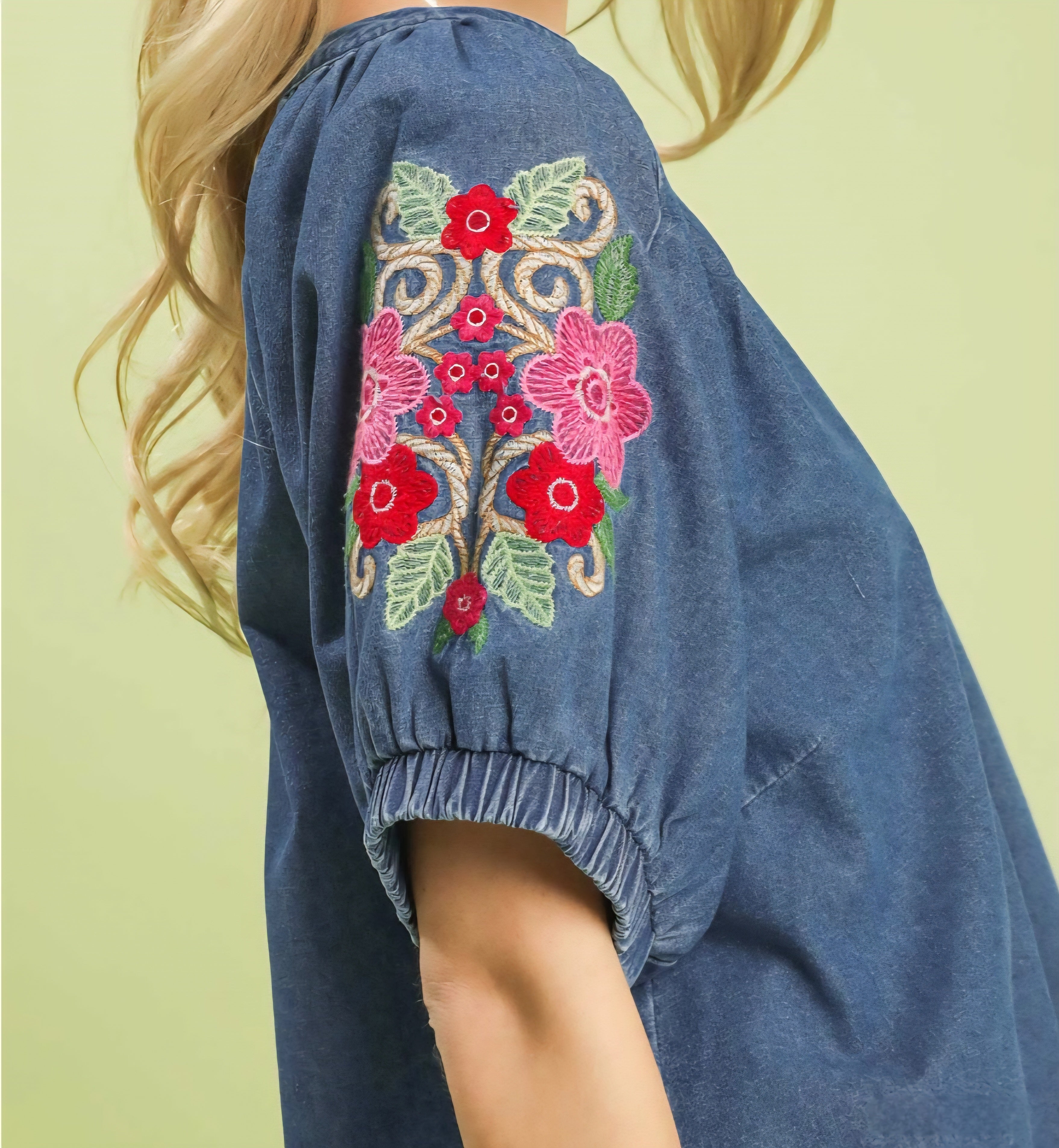 UMGEE BOHO DENIM PUFF FLORAL EMBROIDERED SLEEVE TOP