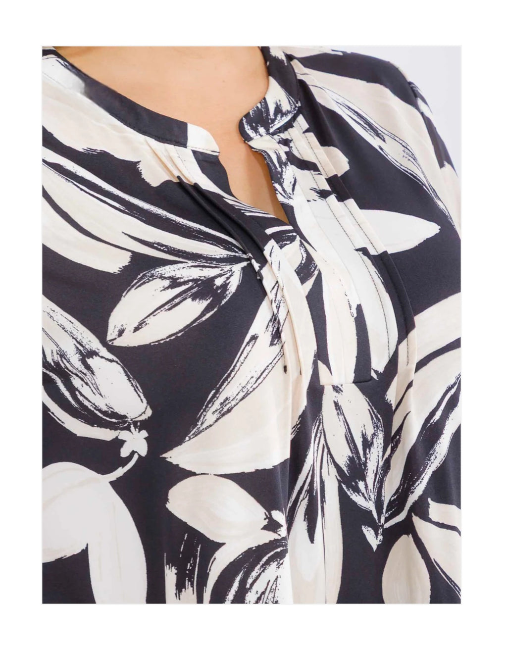 PLUS SIZE FLORAL BLACK & IVORY MIX SPLIT V-NOTCH NECK MANDARIN COLLAR 3/4 LENGTH BELL SLEEVES