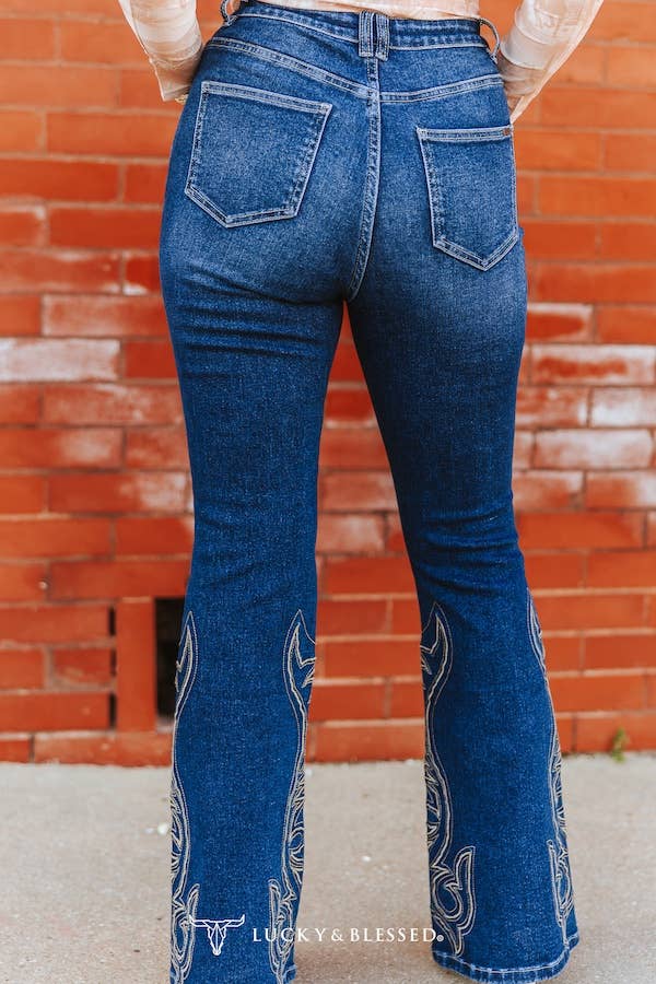 MID RISE TUNMY CONTROL EMBROIDERY STITCH BOOT CUT JEANS | SIZE 12 ONLY