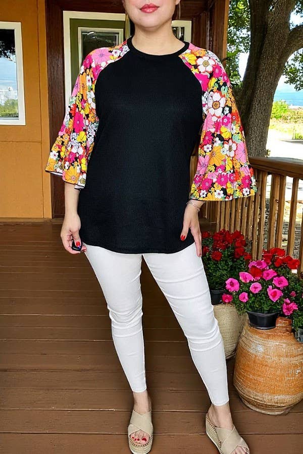 BLACK BODY MULTI COLOR FLORAL BELL 3/4 SLEEVE TOP